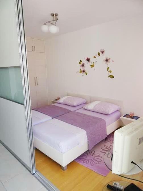 Apartment Small Pearl Split Exterior foto